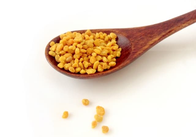 スプーンとみつばち花粉